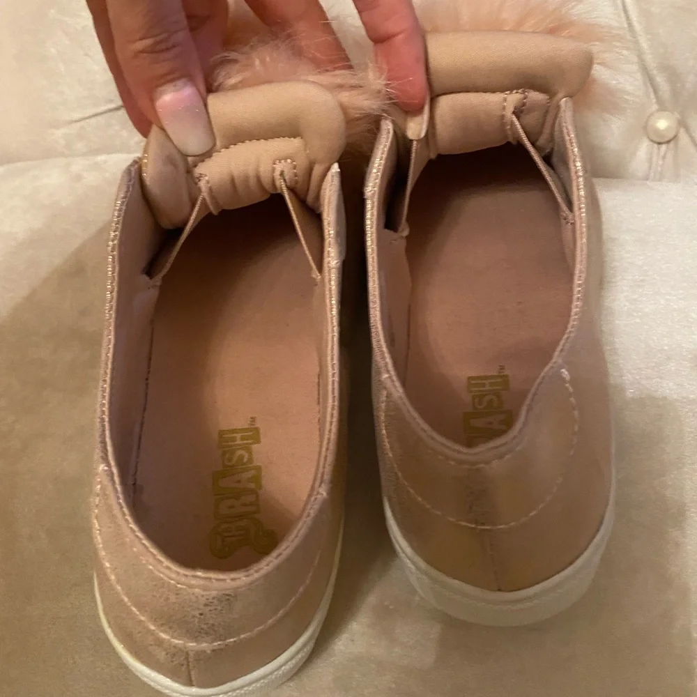 Brash slip on girls’ shoes in golden metallic pink shade with pompon US size 4